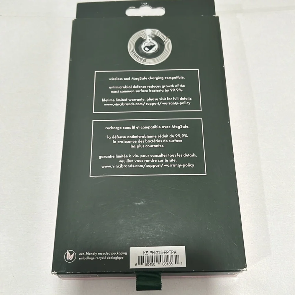 Kate spade ♠️ iPhone case 6.7 “ Pro NWOT.